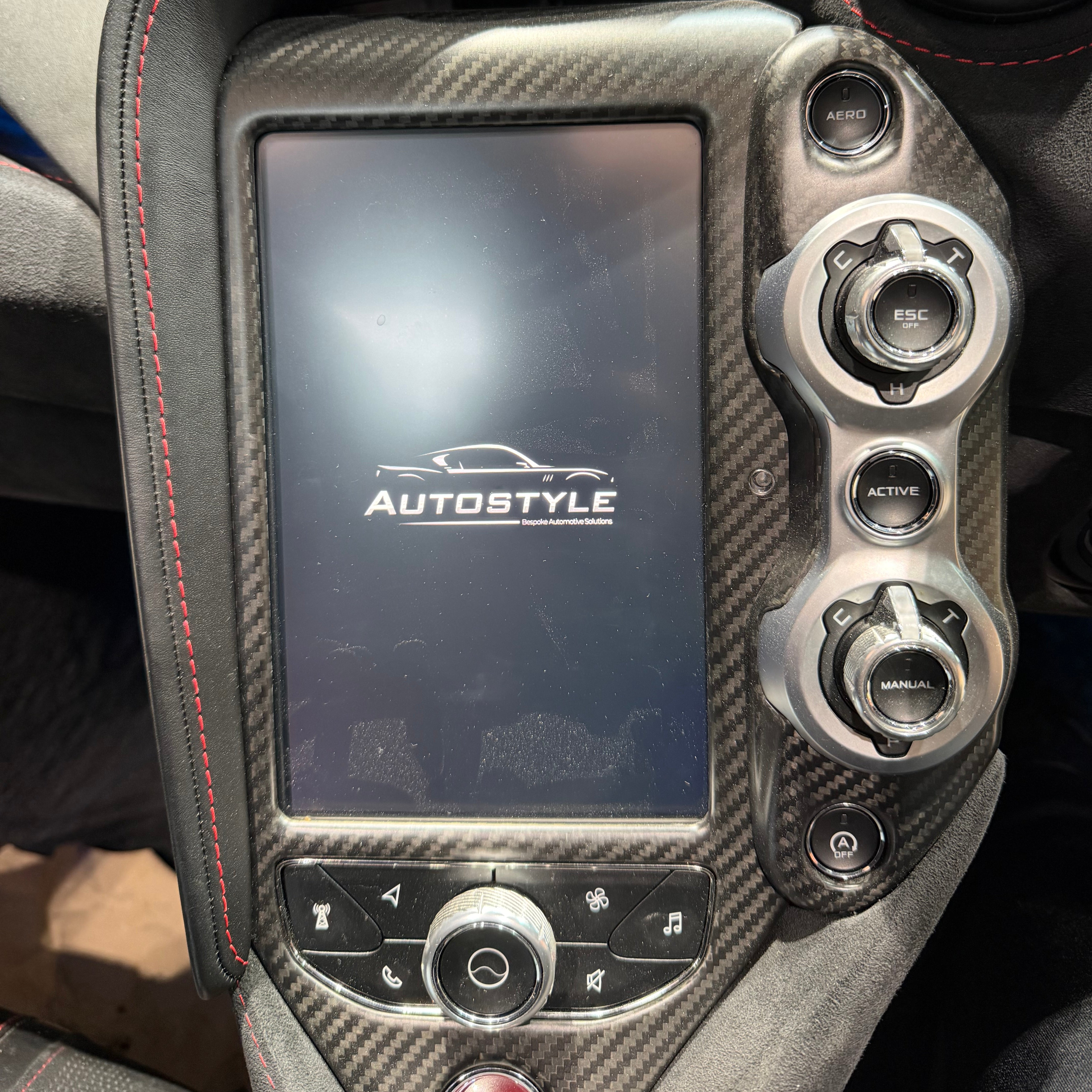 Wireless Apple CarPlay/Android Auto for McLaren 720