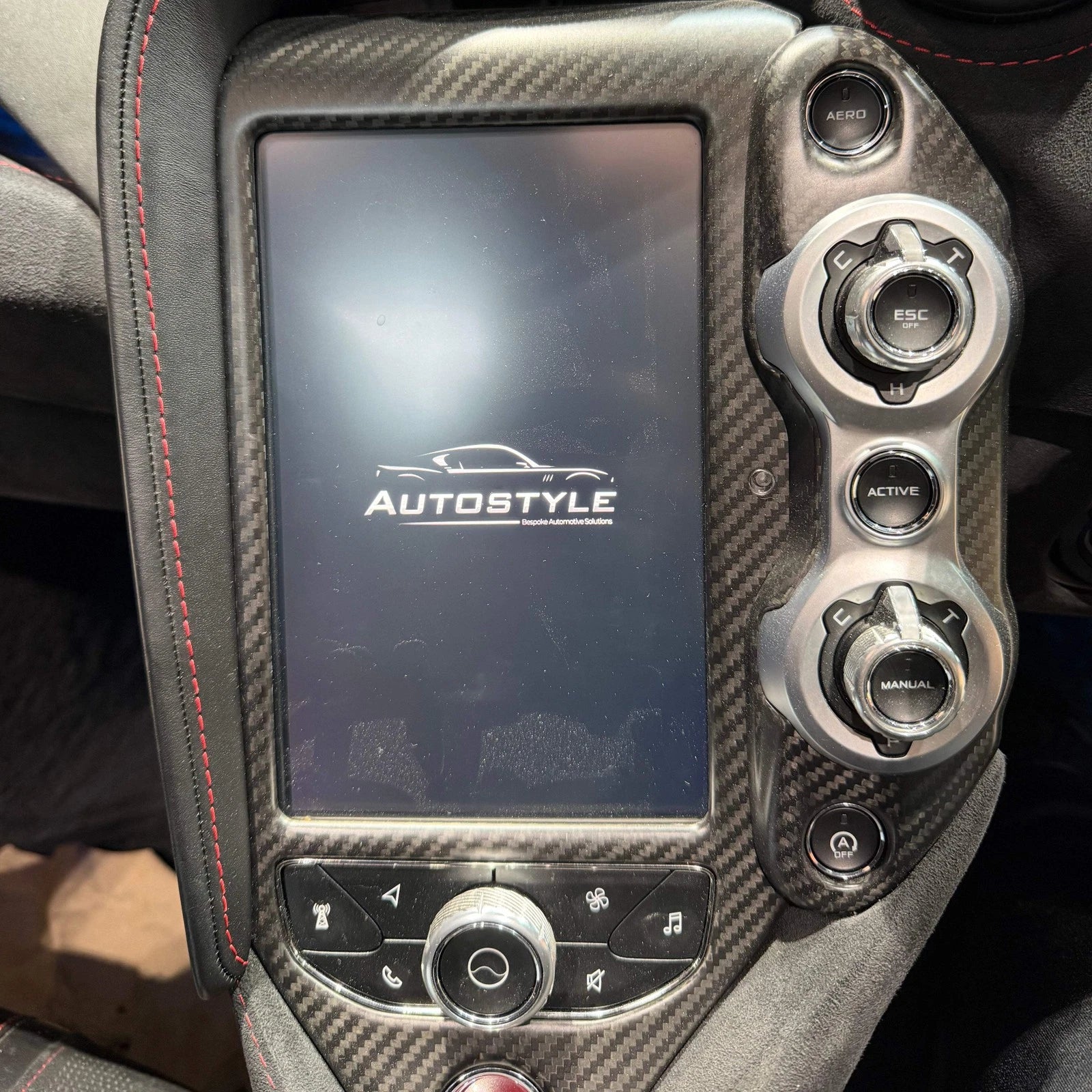 Wireless Apple CarPlay/Android Auto for McLaren 720