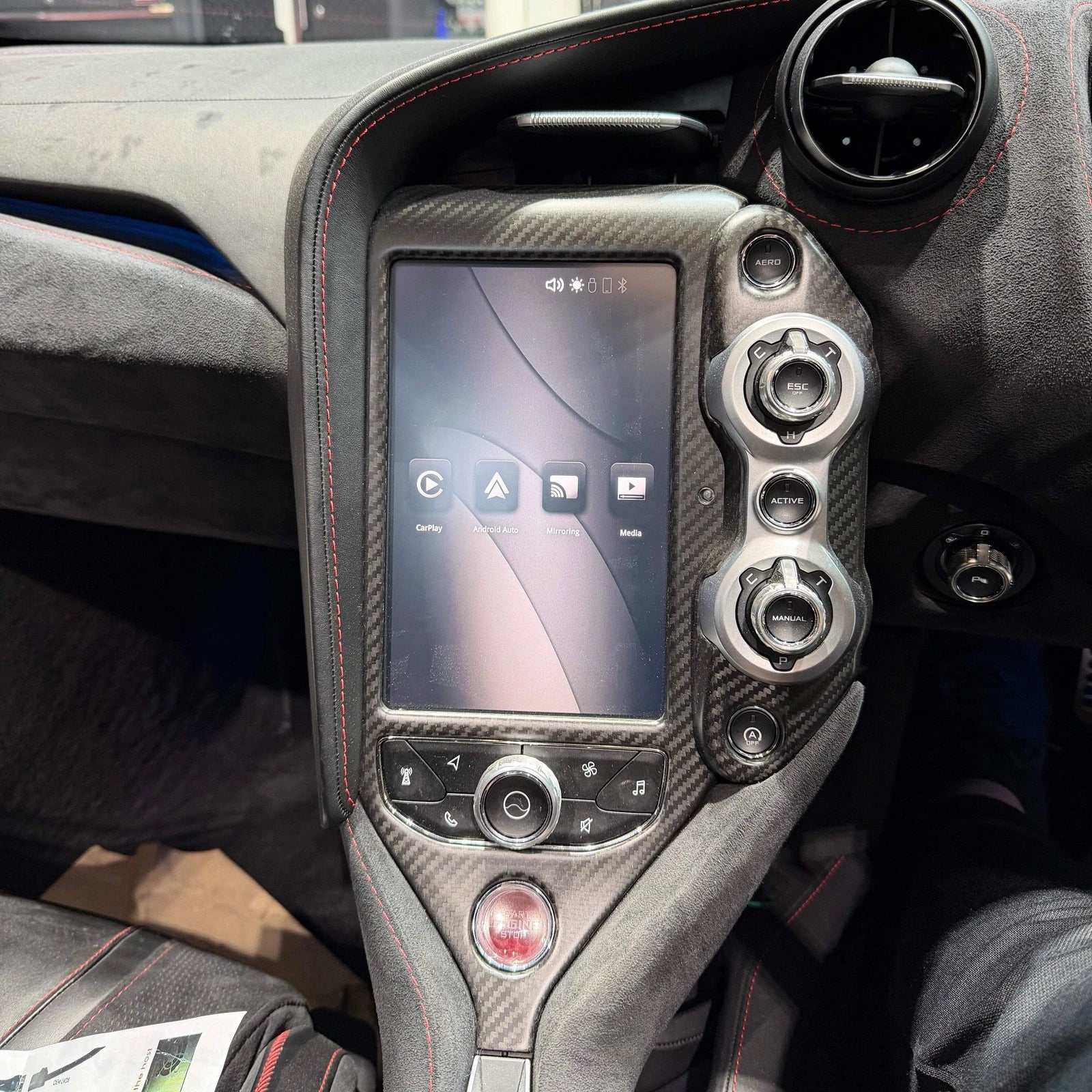 Wireless Apple CarPlay/Android Auto for McLaren 720