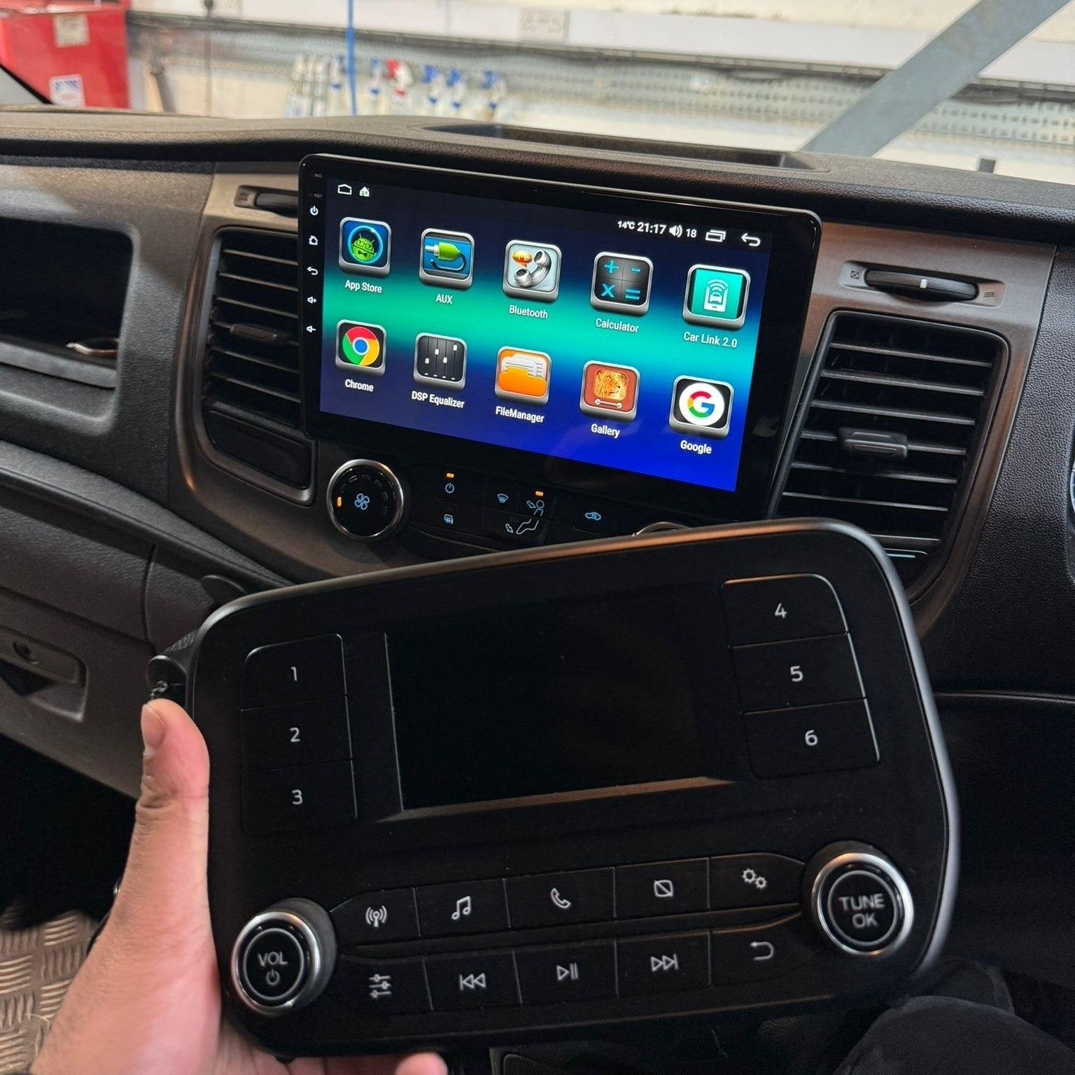 Ford Transit Custom (2017-)10" Android Screen Upgrade and Wireless Apple CarPlay - AUTOSTYLE UK