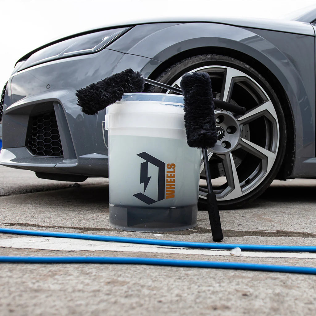 Duel Mammoth Woolly Wheel Wand - Angled