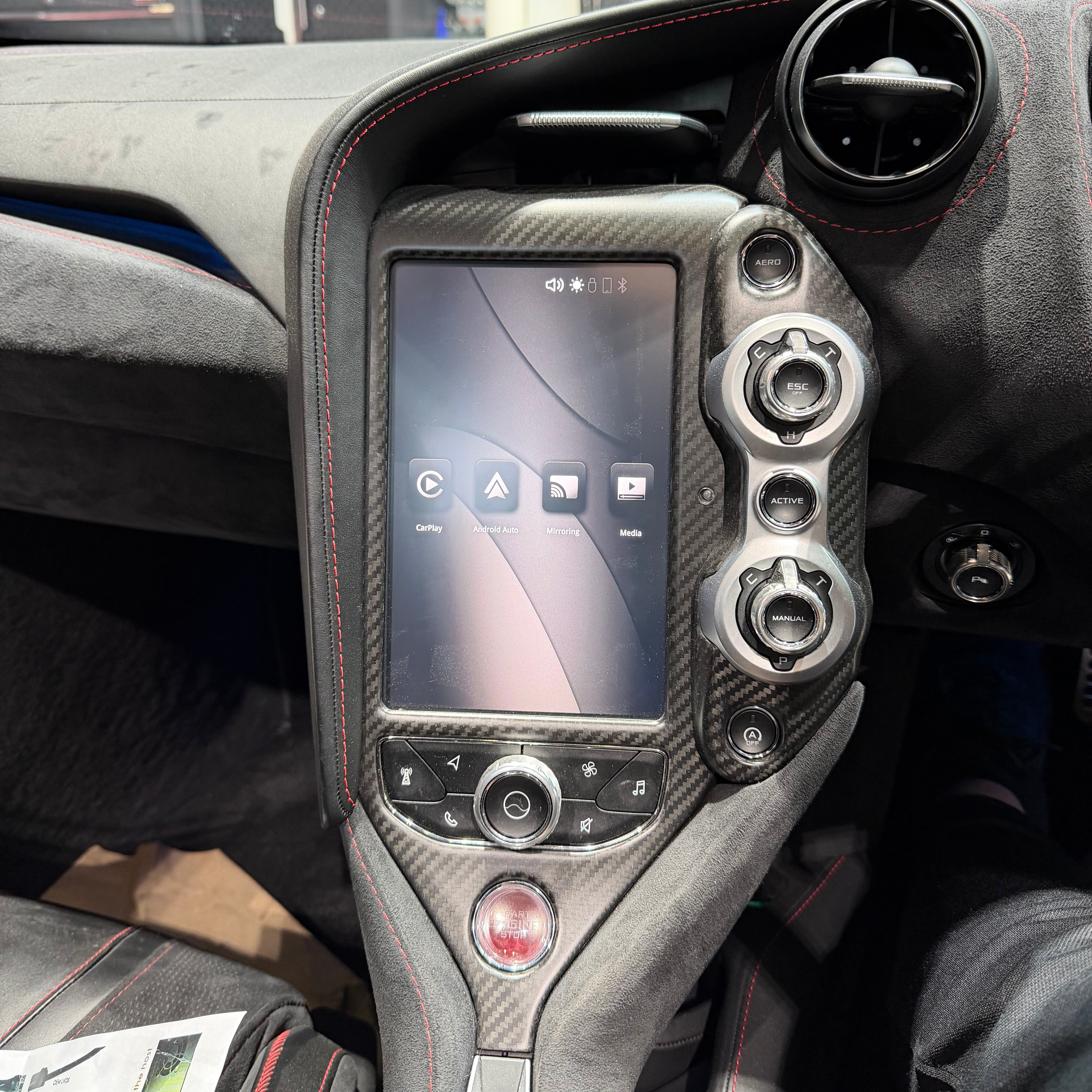 Wireless Apple CarPlay/Android Auto for McLaren 720