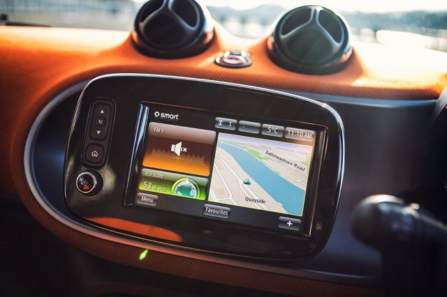 Mercedes-Benz Smart for Two/Four Apple Carplay / Android Auto 9" Stereo Upgrade